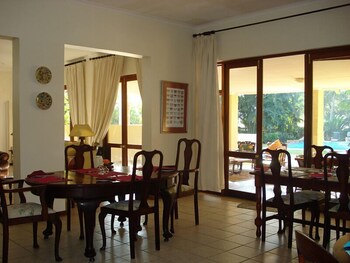 the guest house pongola