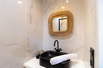 elegant apartment montorgueil le marais