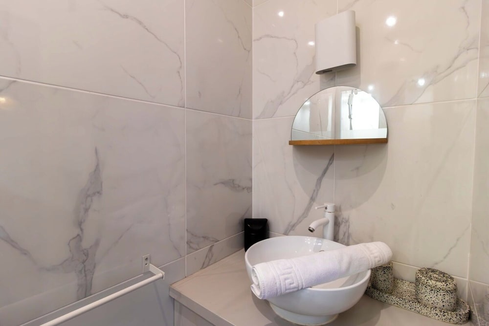 elegant apartment montorgueil le marais