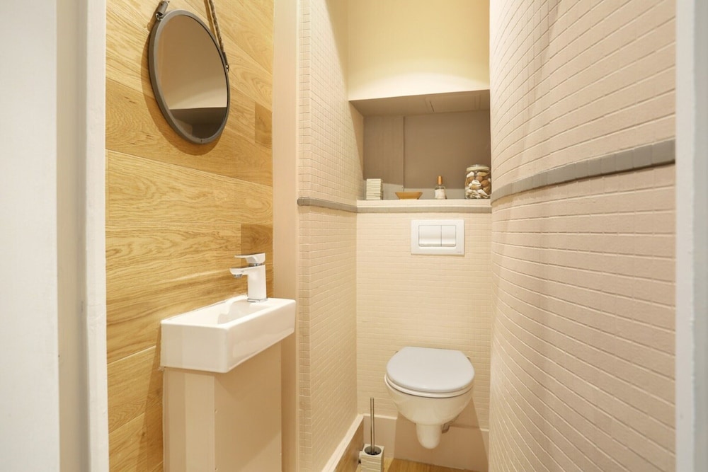elegant apartment montorgueil le marais