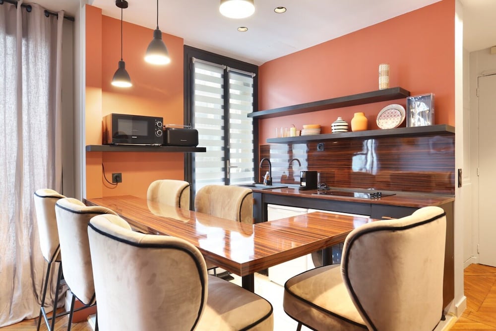 elegant apartment montorgueil le marais
