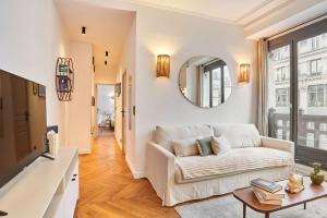 elegant apartment montorgueil le marais