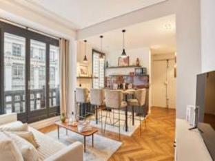 elegant apartment montorgueil le marais