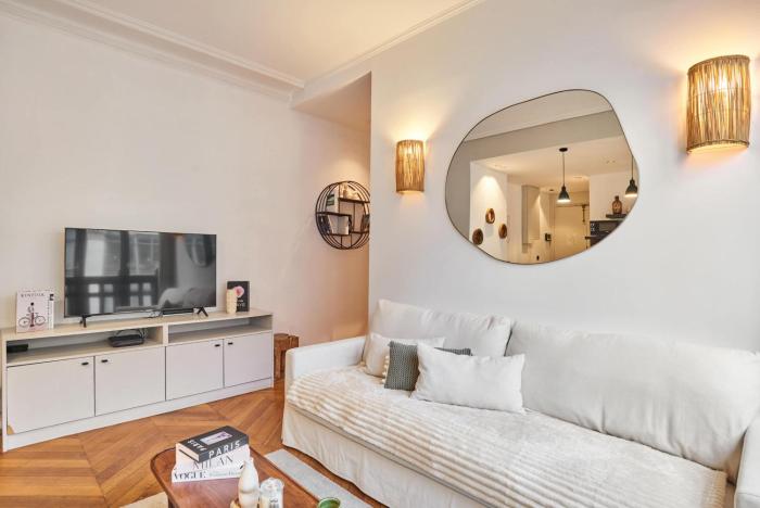 elegant apartment montorgueil le marais