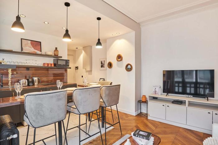 elegant apartment montorgueil le marais