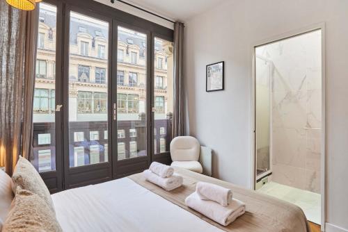elegant apartment montorgueil le marais