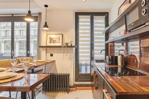 elegant apartment montorgueil le marais