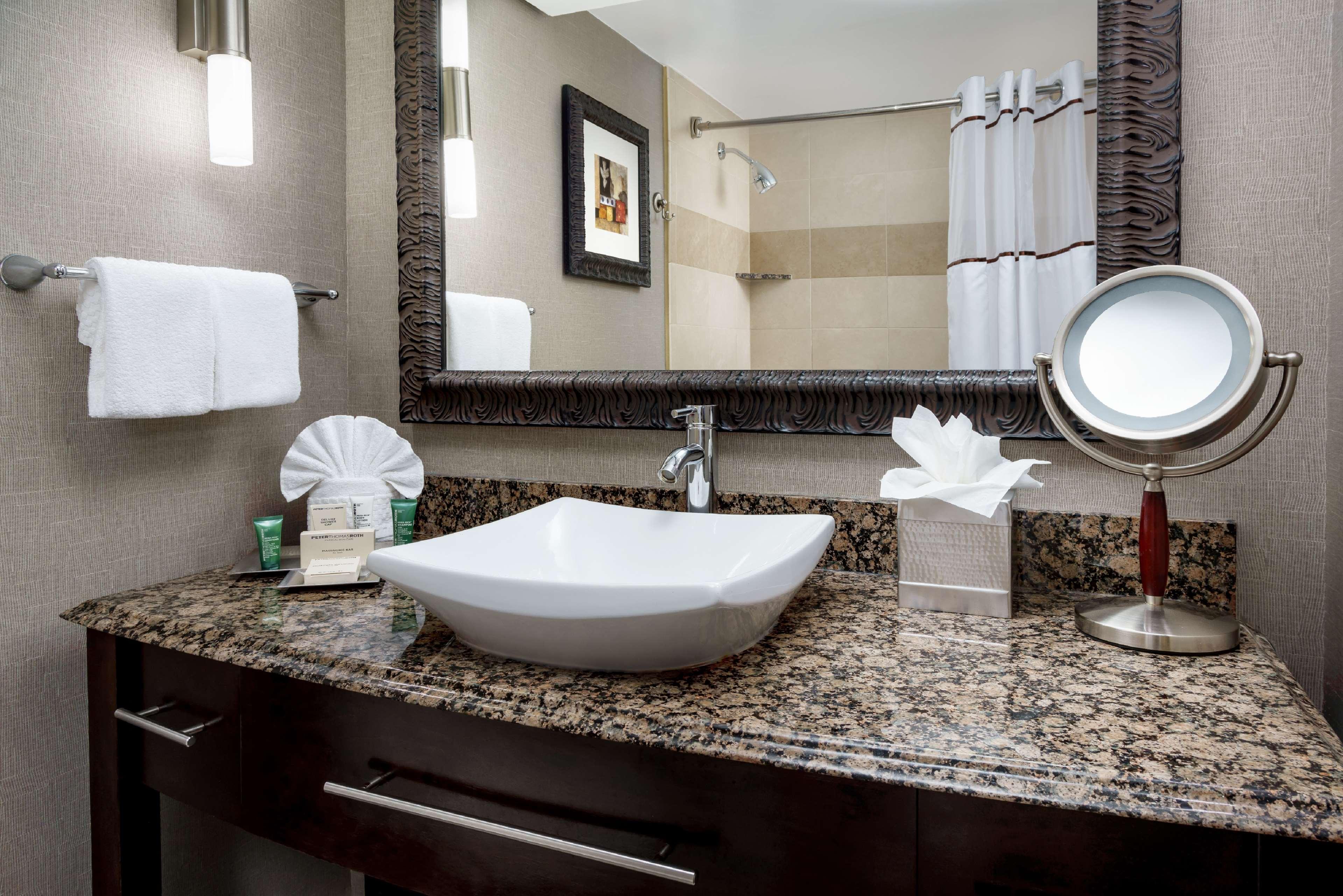 hilton charlotte university place
