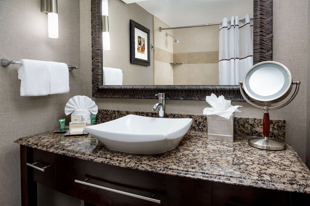 hilton charlotte university place