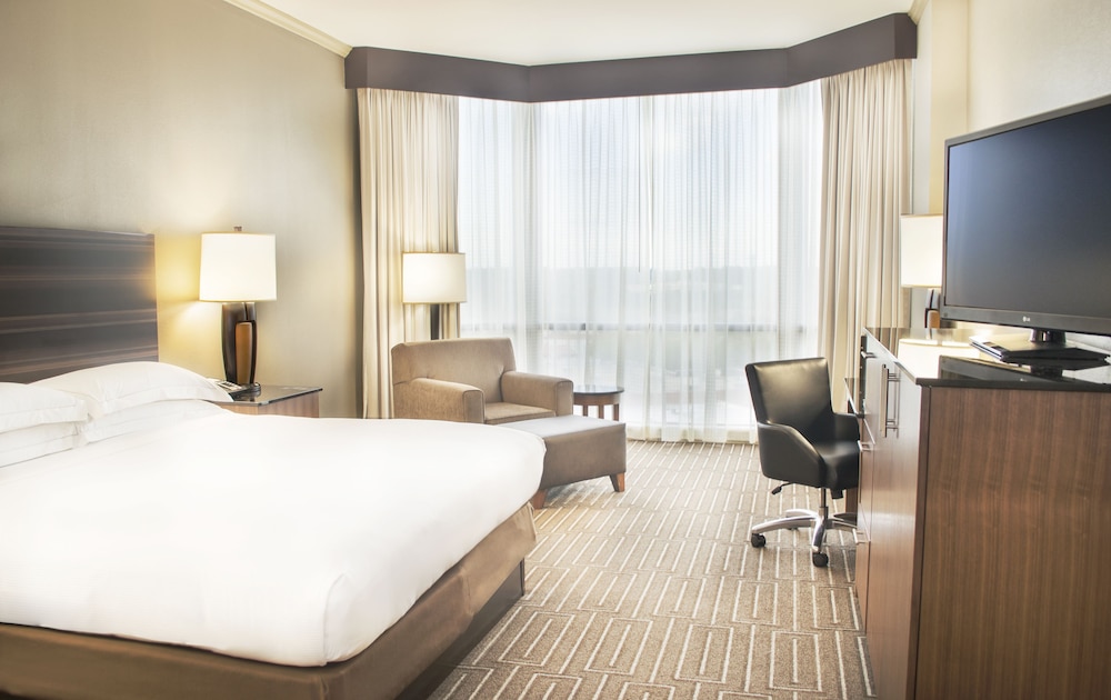 hilton charlotte university place