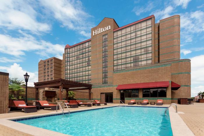hilton charlotte university place