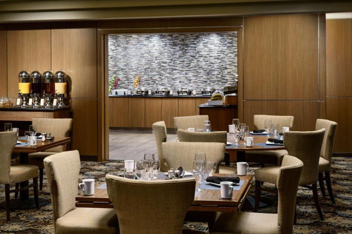 hilton charlotte university place