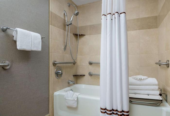hilton charlotte university place