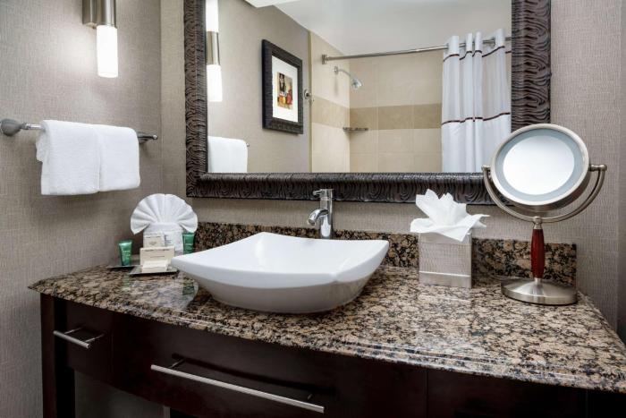 hilton charlotte university place