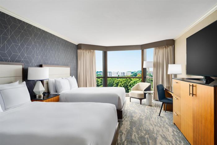hilton charlotte university place