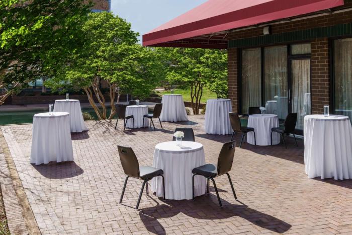 hilton charlotte university place