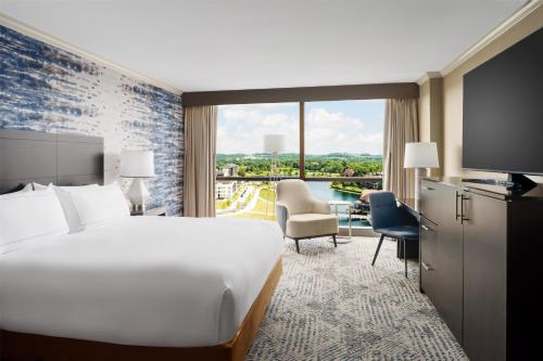 hilton charlotte university place