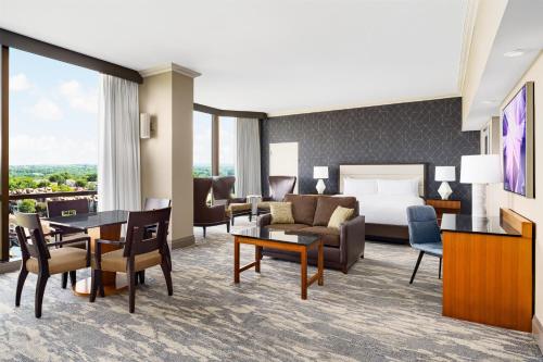 hilton charlotte university place