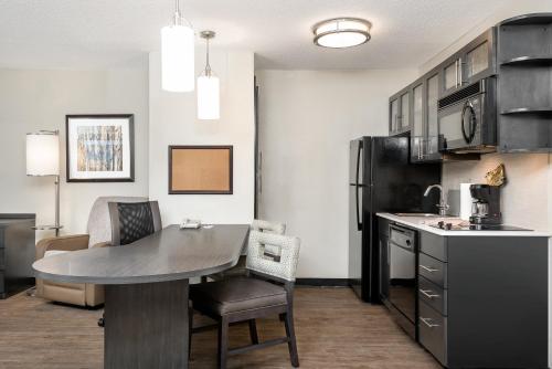 candlewood suites charlotte arrowood by ihg