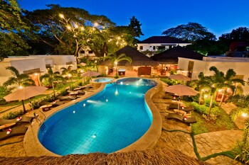 acacia tree garden hotel
