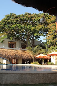 acacia tree garden hotel