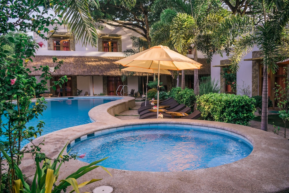 acacia tree garden hotel