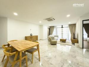 Villa Putra Condominium Pwtc By Airhost,,2 star