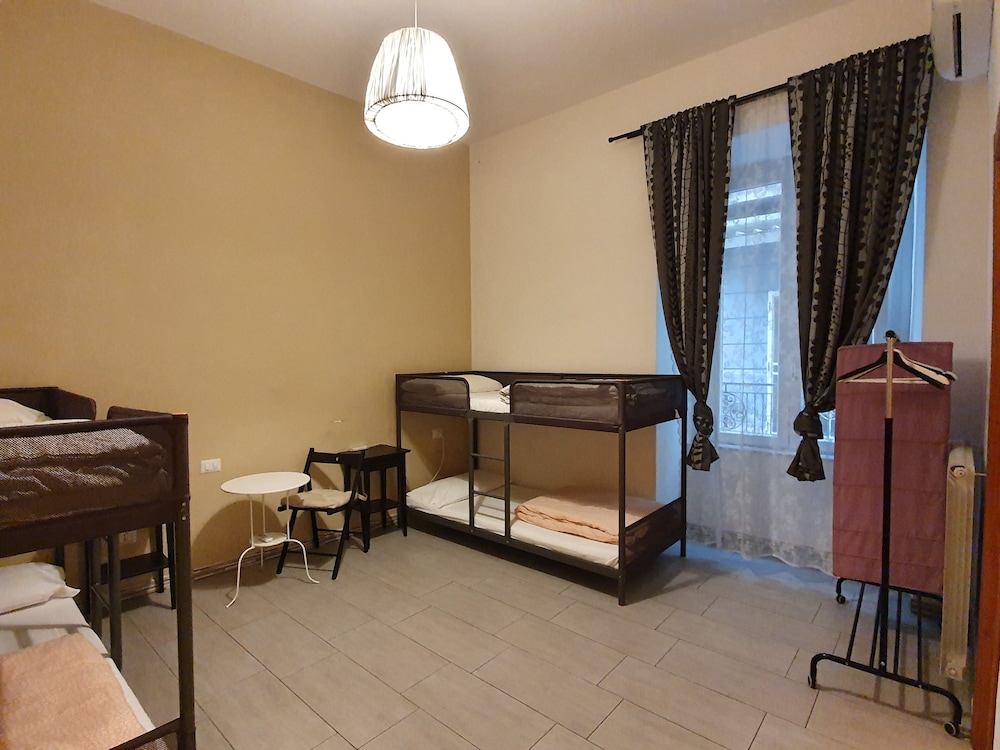 hostel mancini naples