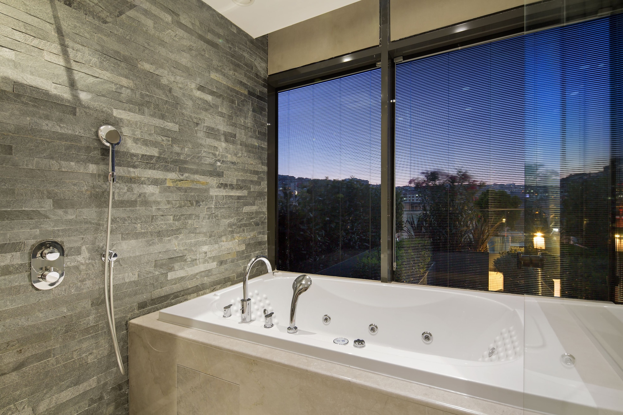 doubletree by hilton hotel istanbul piyalepasa