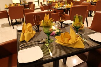 Raia Hotel & Convention Centre Terengganu,Kampung Telaga Batin>>Kuala Terengganu,4 star