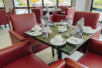 Raia Hotel & Convention Centre Terengganu,Kampung Telaga Batin>>Kuala Terengganu,4 star