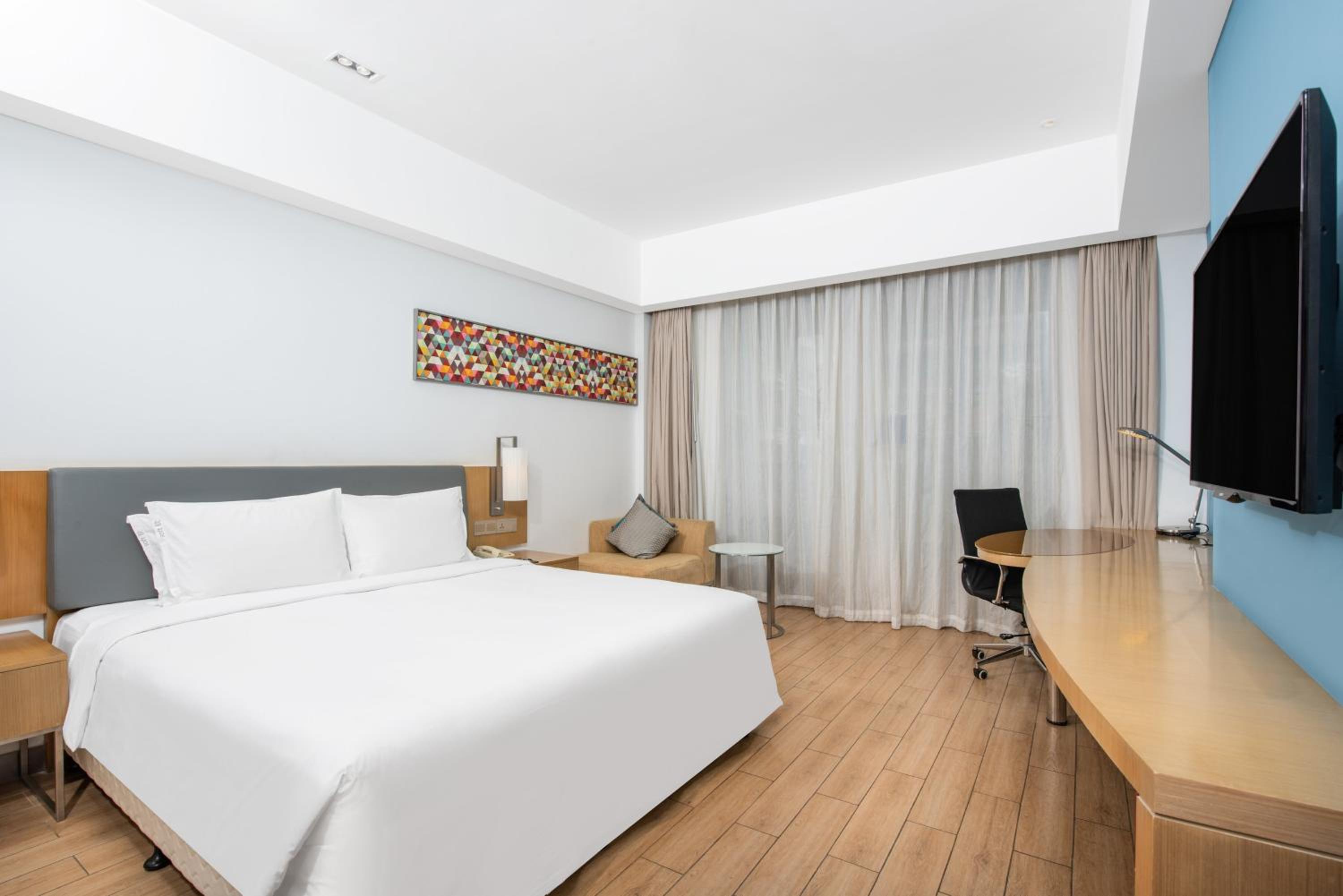 holiday inn express haikou west coast by ihg