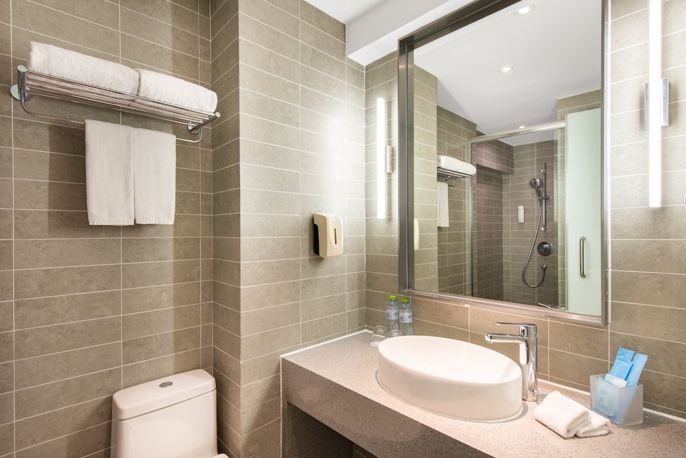 holiday inn express haikou west coast by ihg