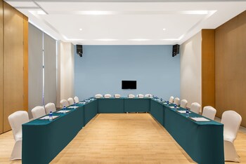 holiday inn express haikou west coast by ihg