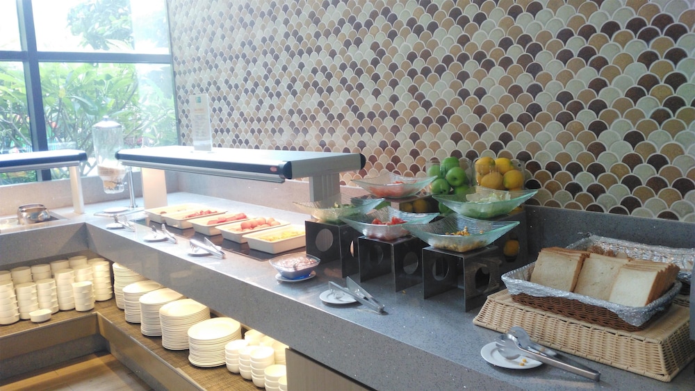 holiday inn express haikou west coast by ihg