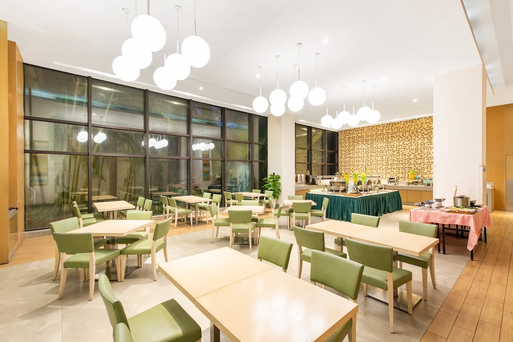 holiday inn express haikou west coast by ihg