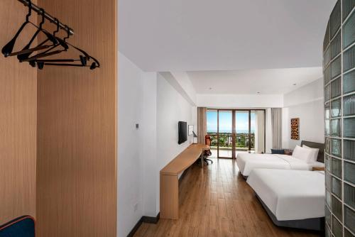 holiday inn express haikou west coast by ihg