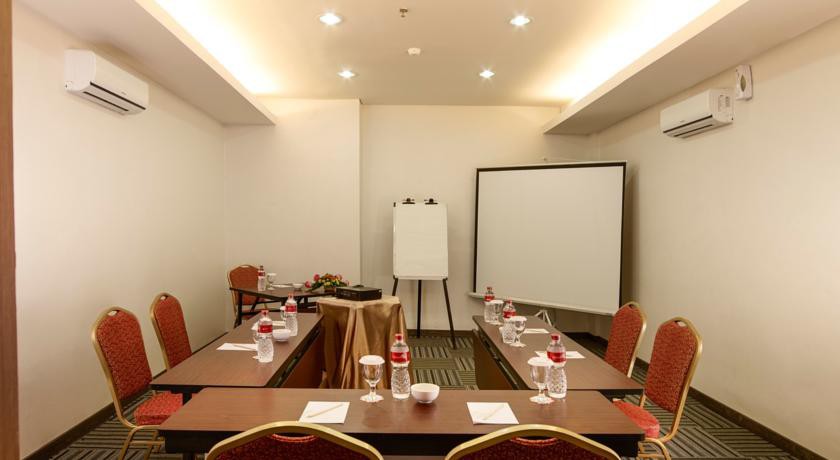 townhouse oak cihampelas near ciwalk formerly promenade hotel