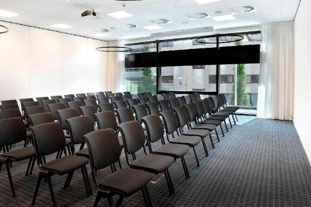 courtyard amsterdam arena atlas