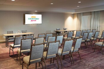 courtyard largo medical center drive