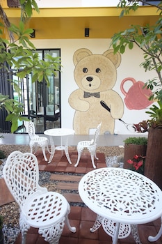 tairada boutique hotel x staylah