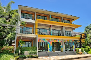 tairada boutique hotel x staylah