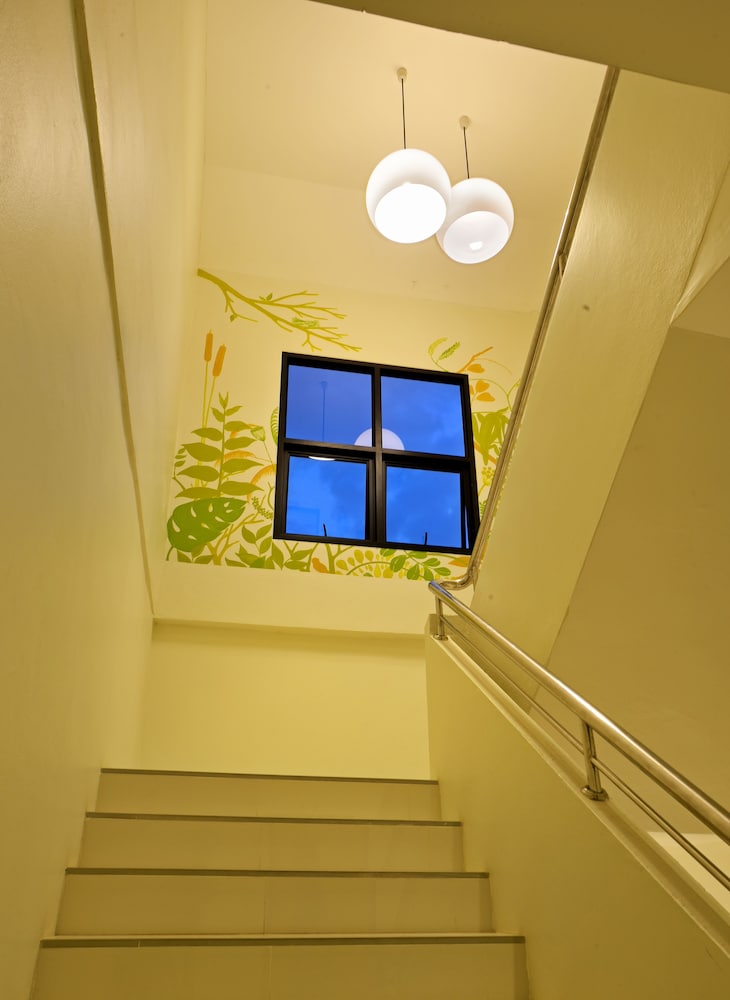 tairada boutique hotel x staylah