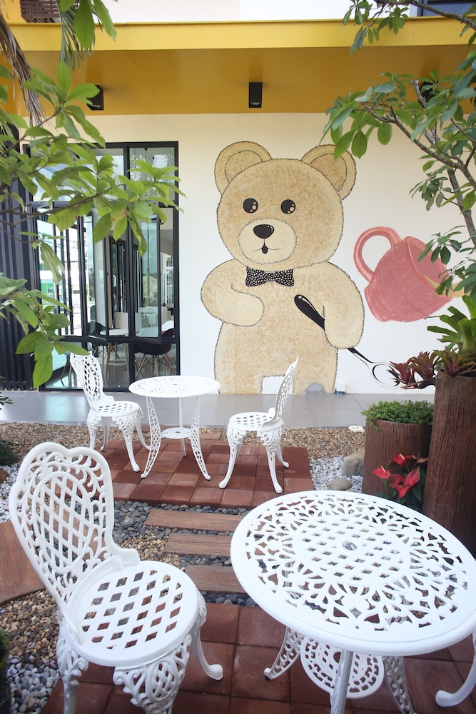 tairada boutique hotel x staylah