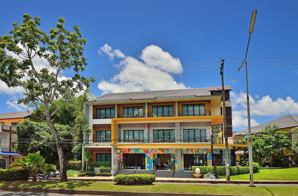 tairada boutique hotel x staylah