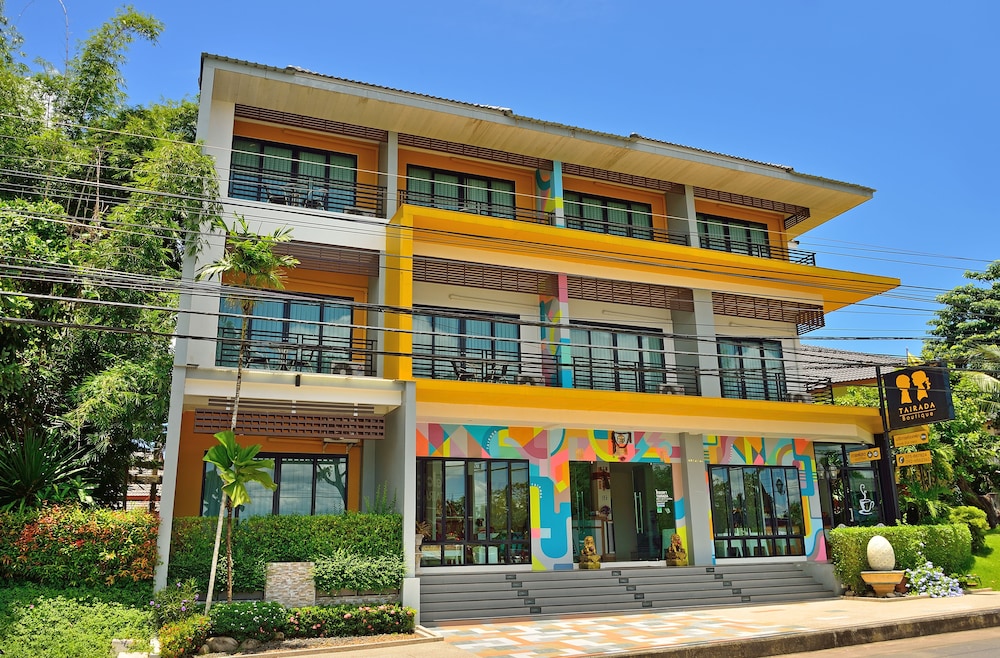 tairada boutique hotel x staylah