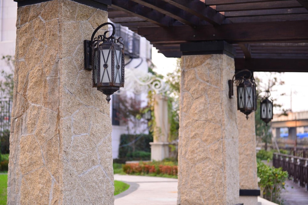 urban island hotel shanghai