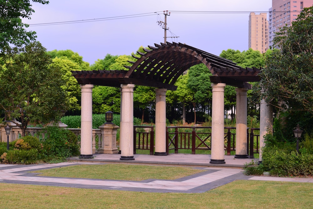 urban island hotel shanghai