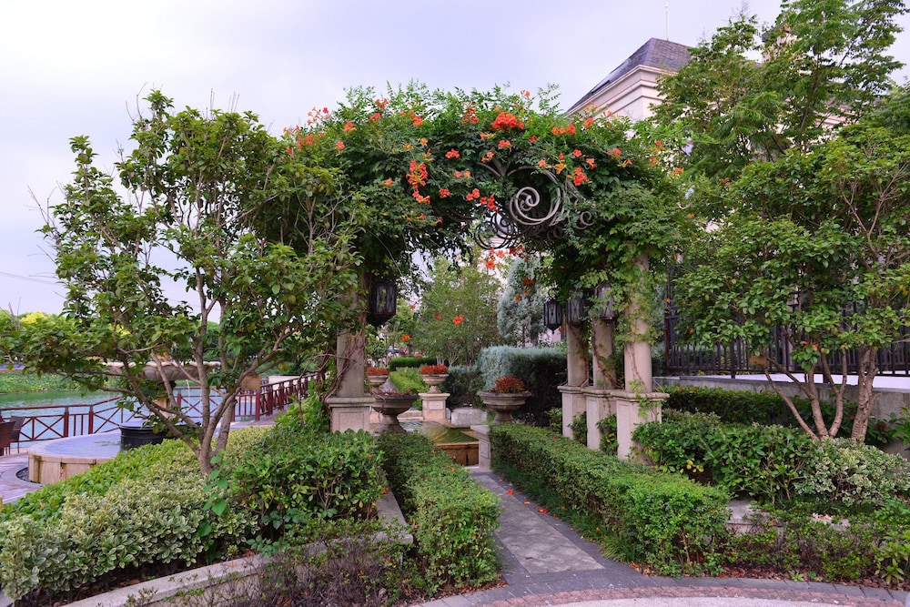 urban island hotel shanghai