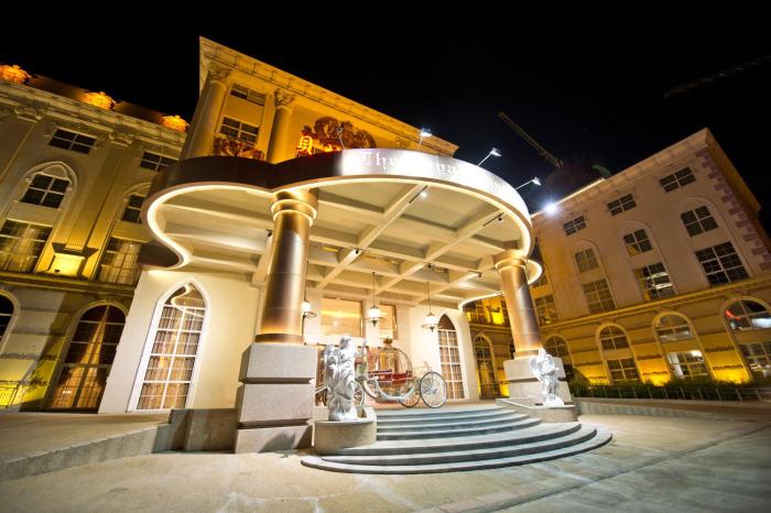 the royal pinnacle hotel